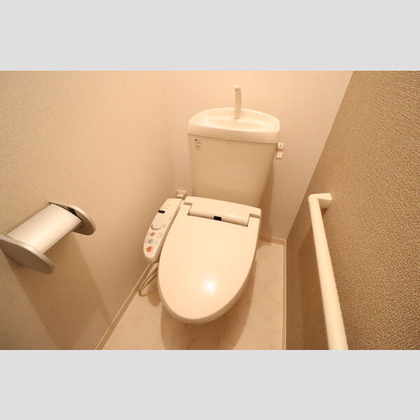 トイレ (温水洗浄暖房便座)