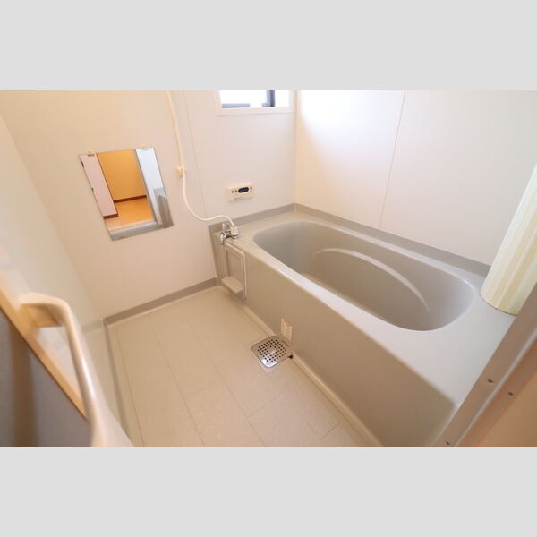 バス (追い焚き給湯・一坪風呂)