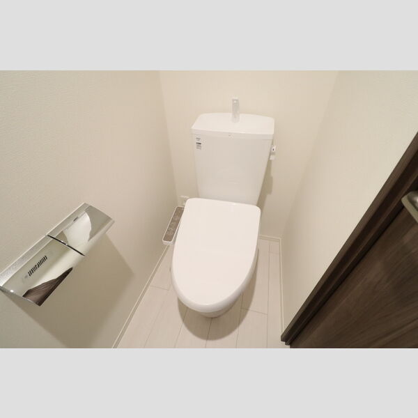 トイレ (温水洗浄暖房便座)