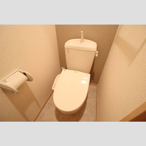 トイレ (温水洗浄暖房便座)