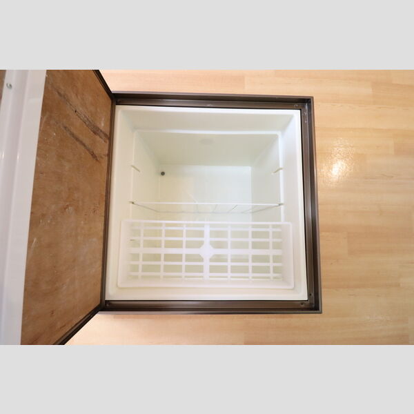 その他 (床下収納)