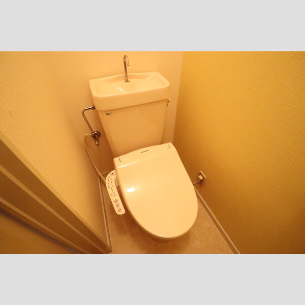 トイレ (温水洗浄暖房便座)