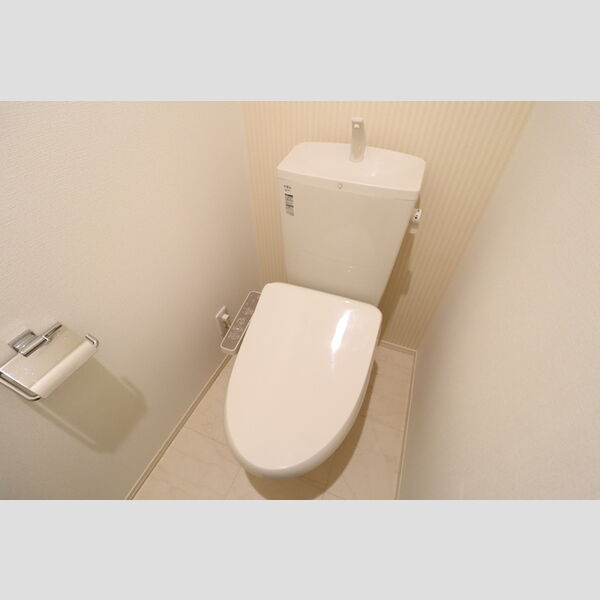 トイレ (温水洗浄暖房便座)