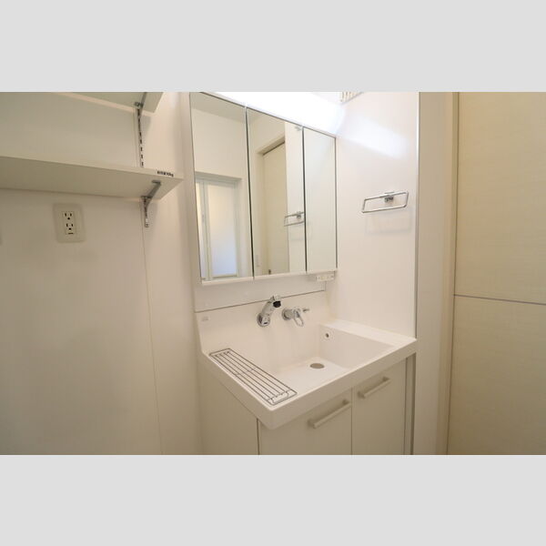 洗面所 (洗髪洗面化粧台)