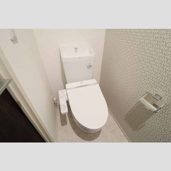 トイレ (温水洗浄暖房便座)