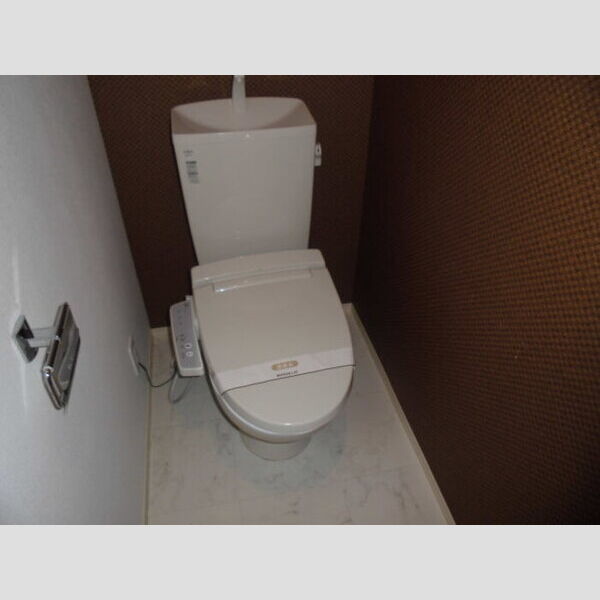 トイレ (トイレ)