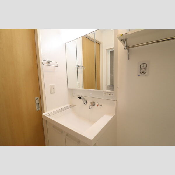 洗面所 (洗髪洗面化粧台)