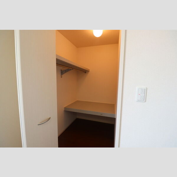 収納 (ウォークインクローゼット)