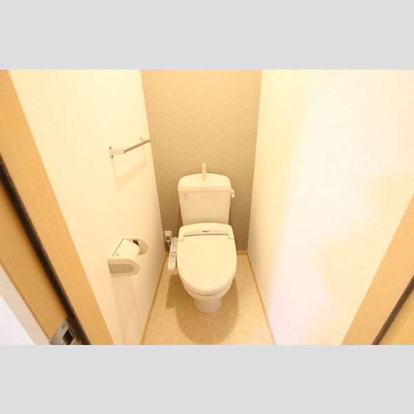 トイレ (トイレ)