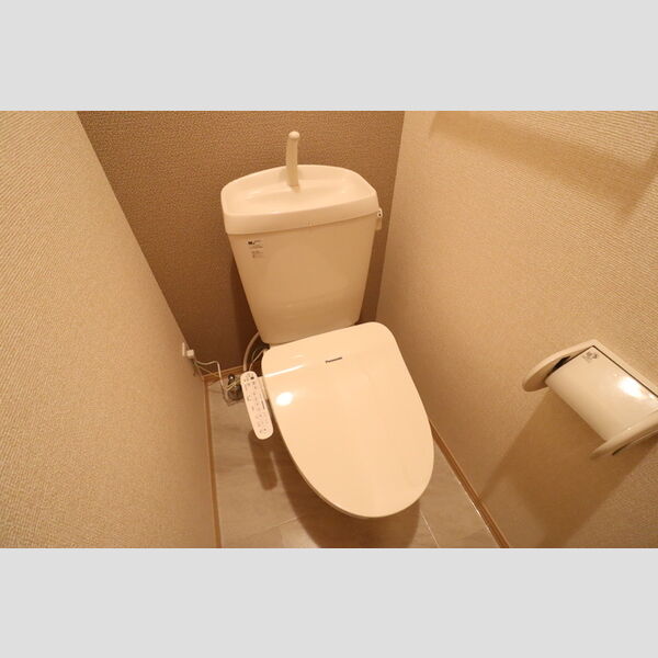 トイレ (温水洗浄暖房便座)