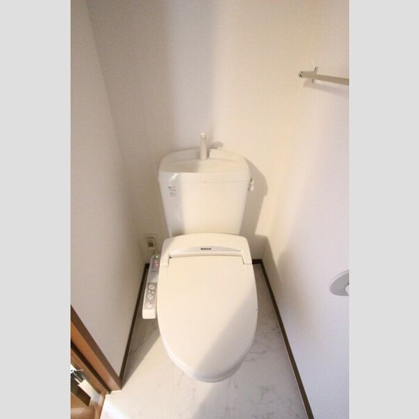 トイレ (107　温水洗浄暖房便座)