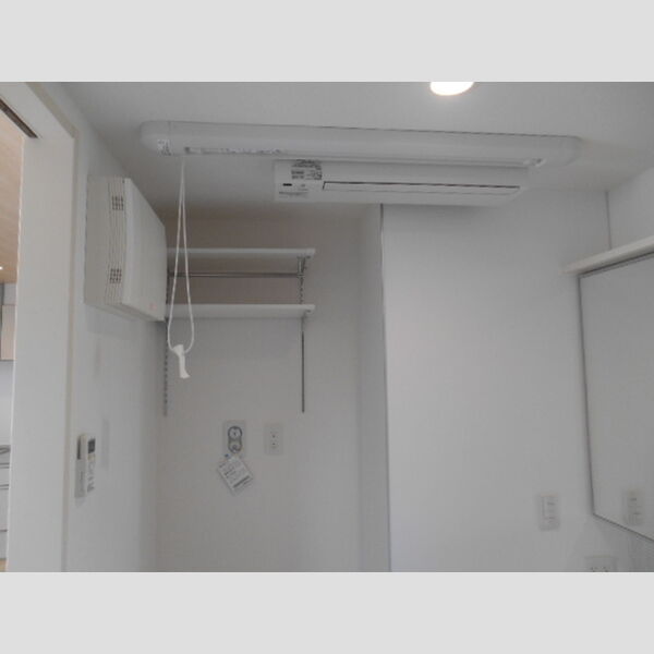 その他 (洗面室物干しシステム)