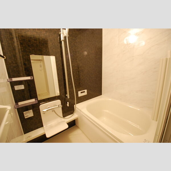 バス (101　追い焚き機能付き風呂)