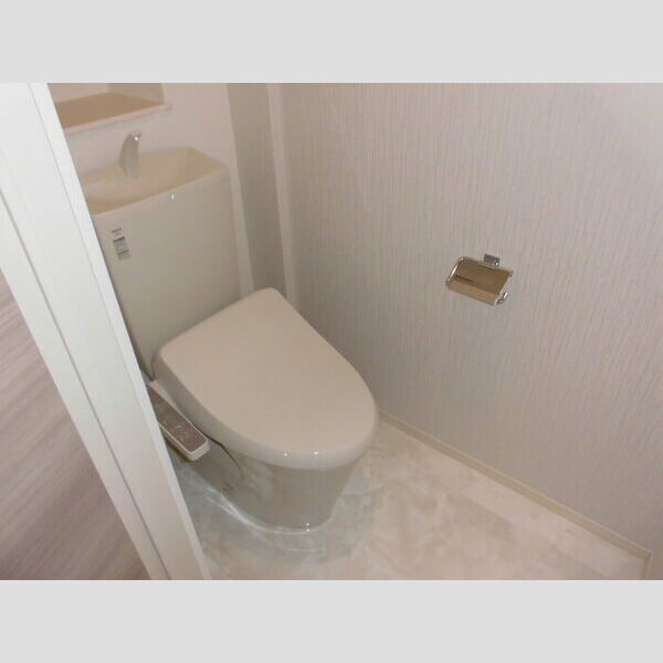トイレ (トイレ)