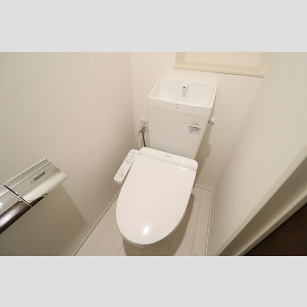 トイレ (温水洗浄暖房便座)