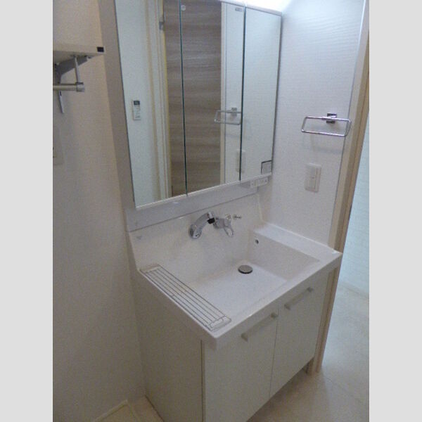 洗面所 (洗髪洗面化粧台)