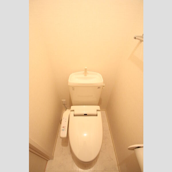 トイレ (トイレ)