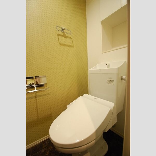 トイレ (303　温水洗浄暖房便座)