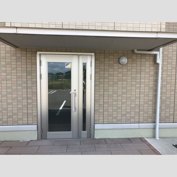その他設備 (共用玄関)