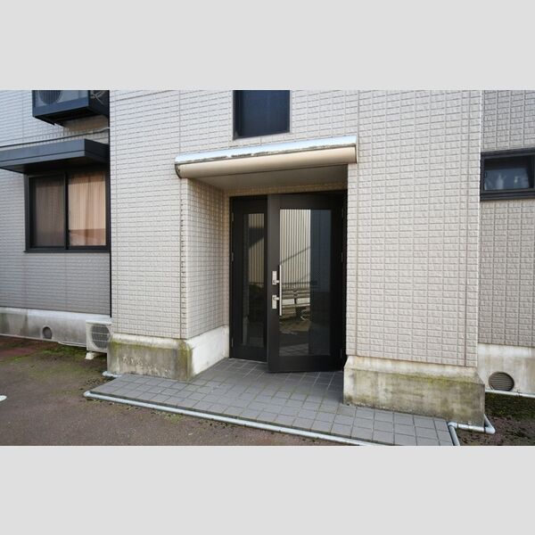 エントランス (エントランス)