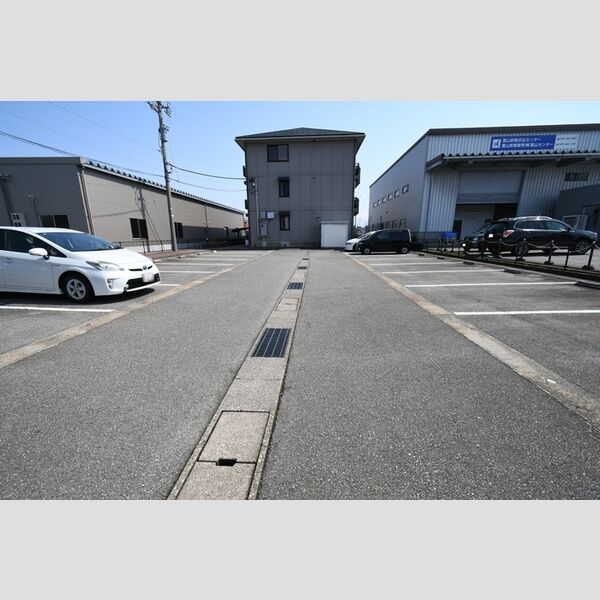 駐車場 (駐車場)