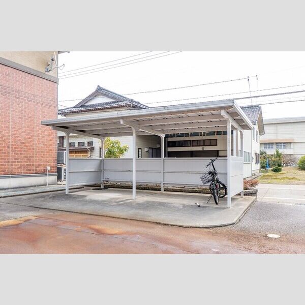 現地周辺 (サイクルポート)