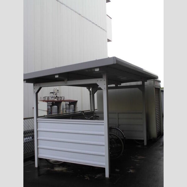 現地周辺 (駐輪場)