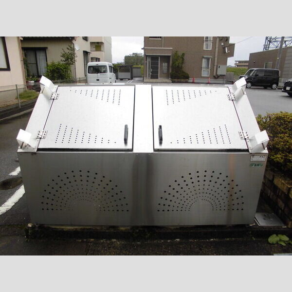 現地周辺 (ゴミ置き場)