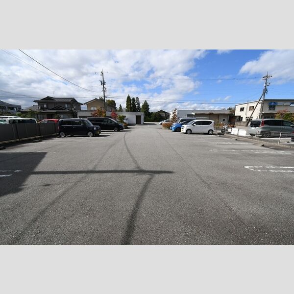 駐車場 (駐車場)