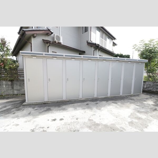 現地周辺 (トランクルーム)