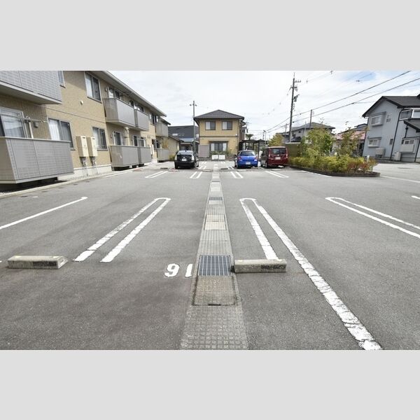 駐車場 (駐車場)
