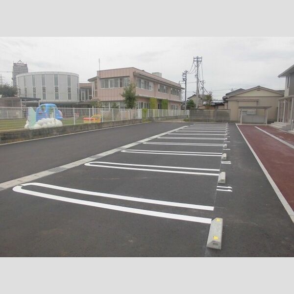 駐車場 (駐車場)