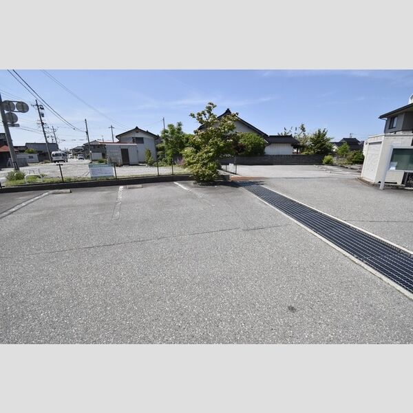 駐車場 (駐車場)