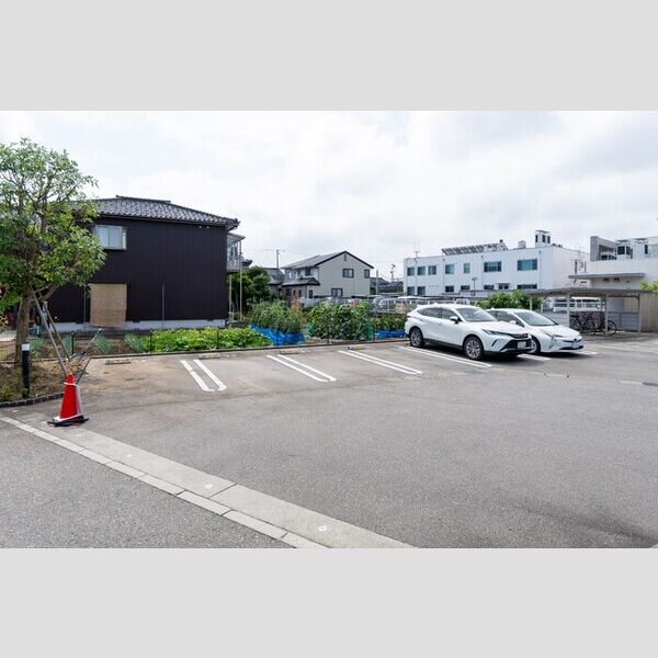駐車場 (駐車場)