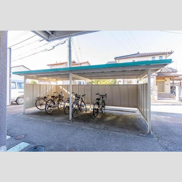現地周辺 (サイクルポート)
