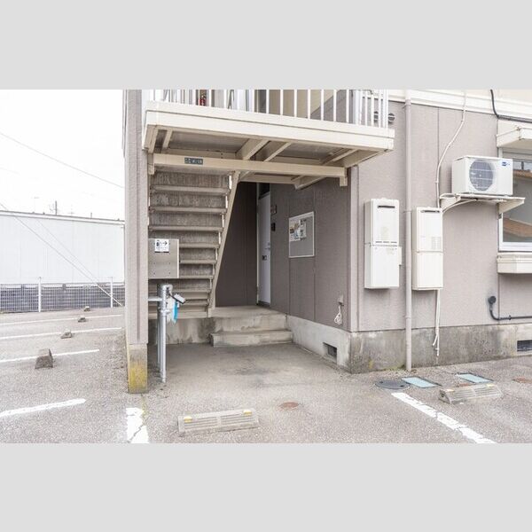 エントランス (エントランス)