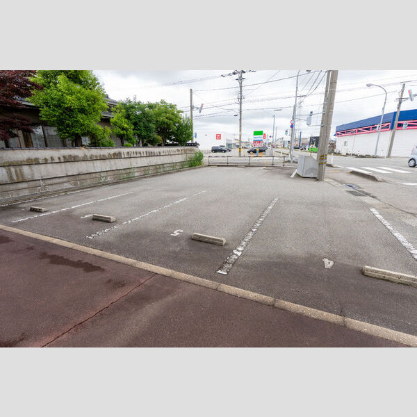 駐車場 (駐車場)