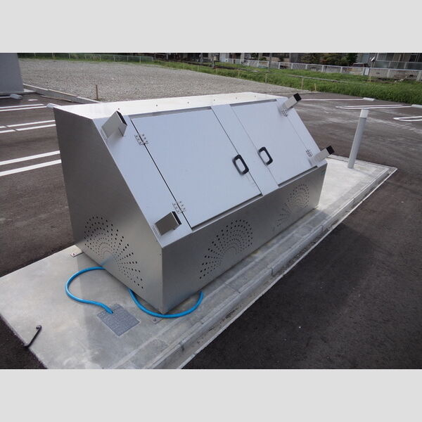 現地周辺 (ゴミ置き場)