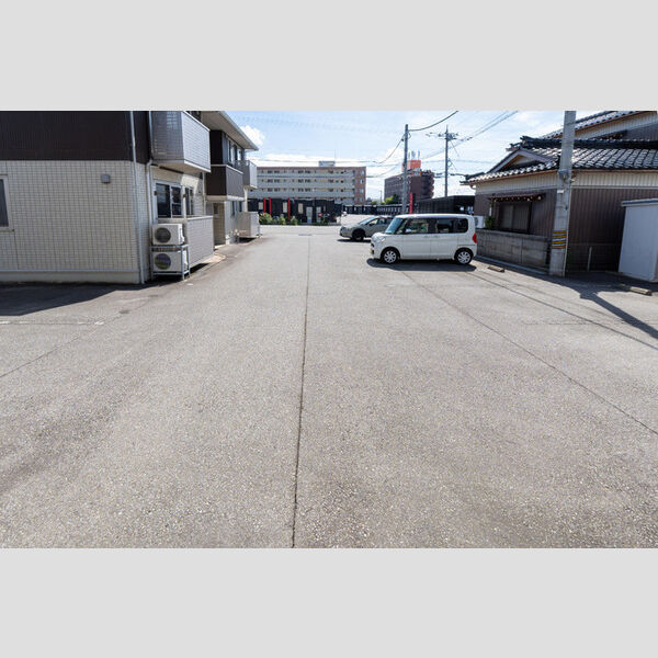 駐車場 (駐車場)