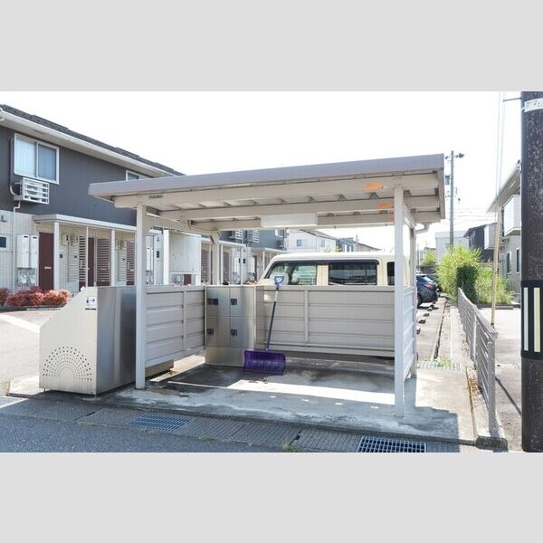 現地周辺 (駐輪場)