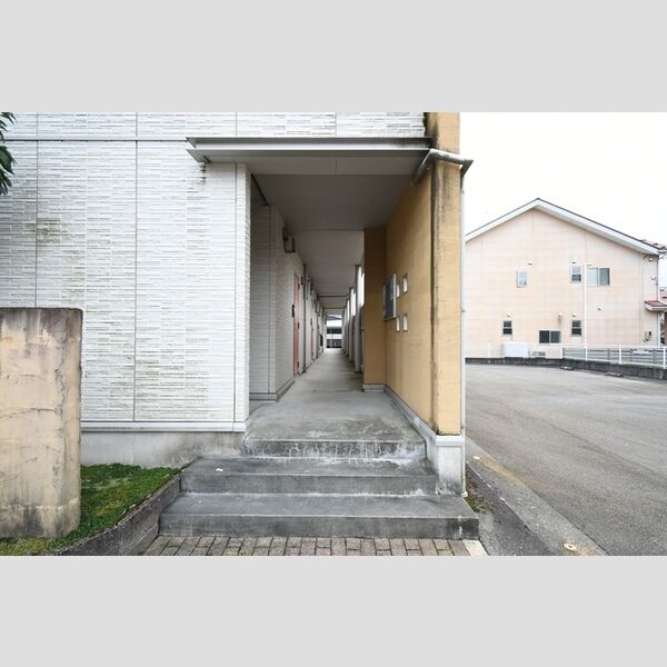 エントランス (エントランス)