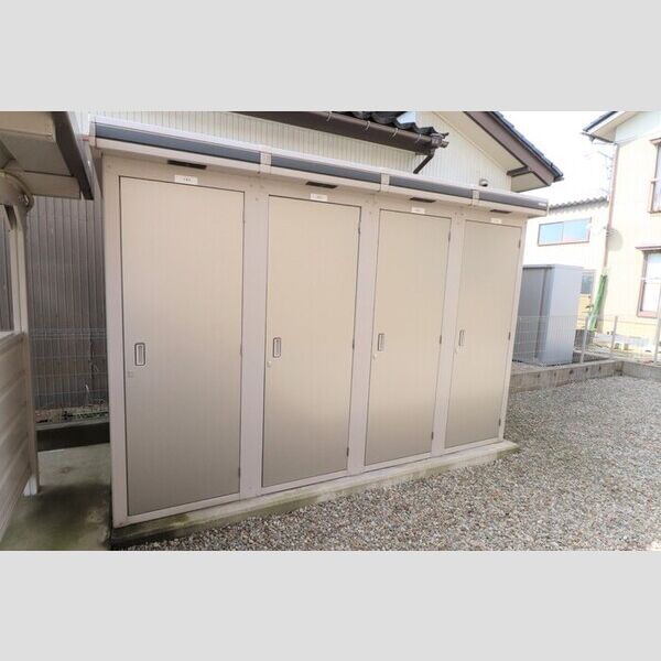 現地周辺 (物置)