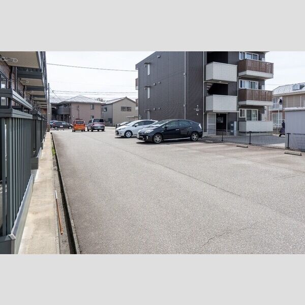 駐車場 (駐車場)