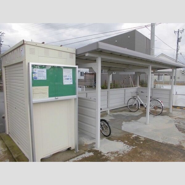 現地周辺 (駐輪場)