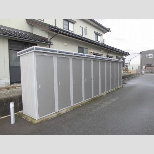 現地周辺 (物置)