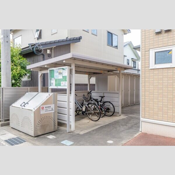 現地周辺 (サイクルポート)