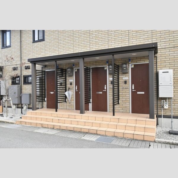 エントランス (エントランス)