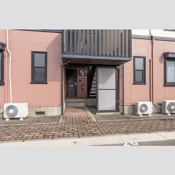 エントランス (エントランス)