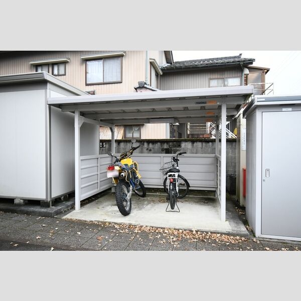 現地周辺 (サイクルポート)