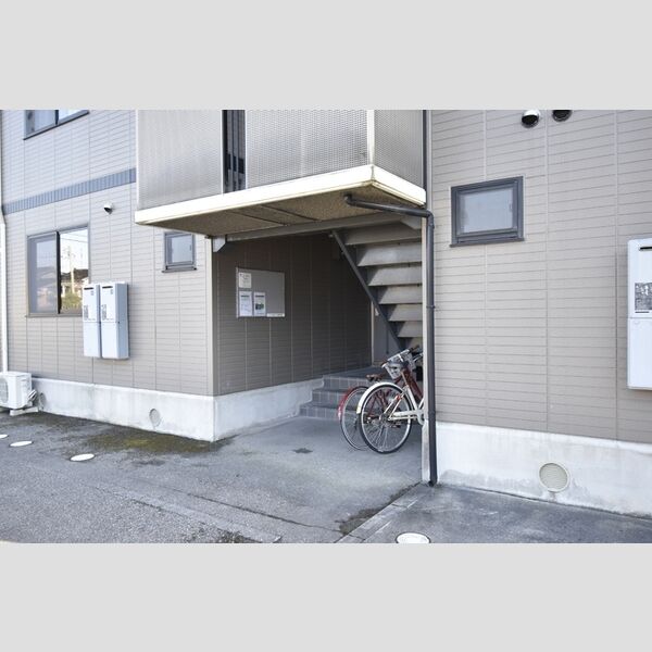 エントランス (エントランス)